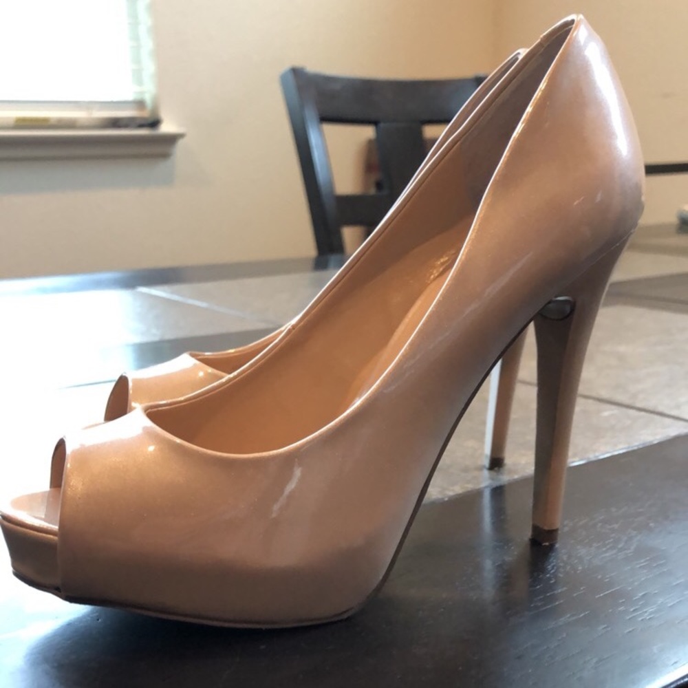 Guess Heels - Picture 3 of 4